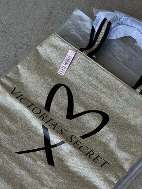 VICTORIA’S SECRET GOLD METALLIC TOTE BAG